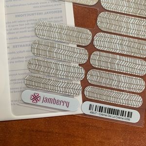 3/$25 Jamberry Créme De La Créme Wrap